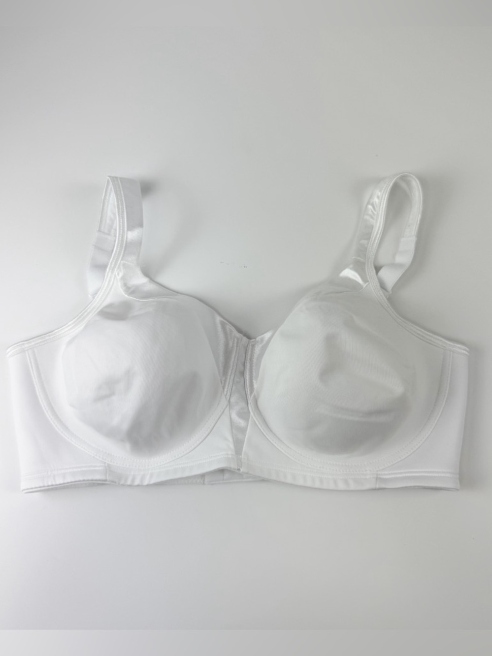 Playtex 4803 18 Hour Silky Soft Smoothing Wirefree Bra 36D White NEW